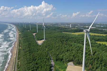 A-WINDかたがみ風力発電所(2020年 E92×17基)(秋田県)